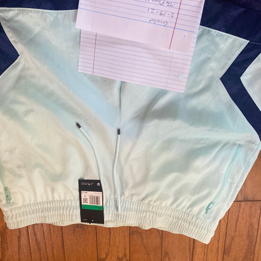 Shorts - Picture 7 of 9